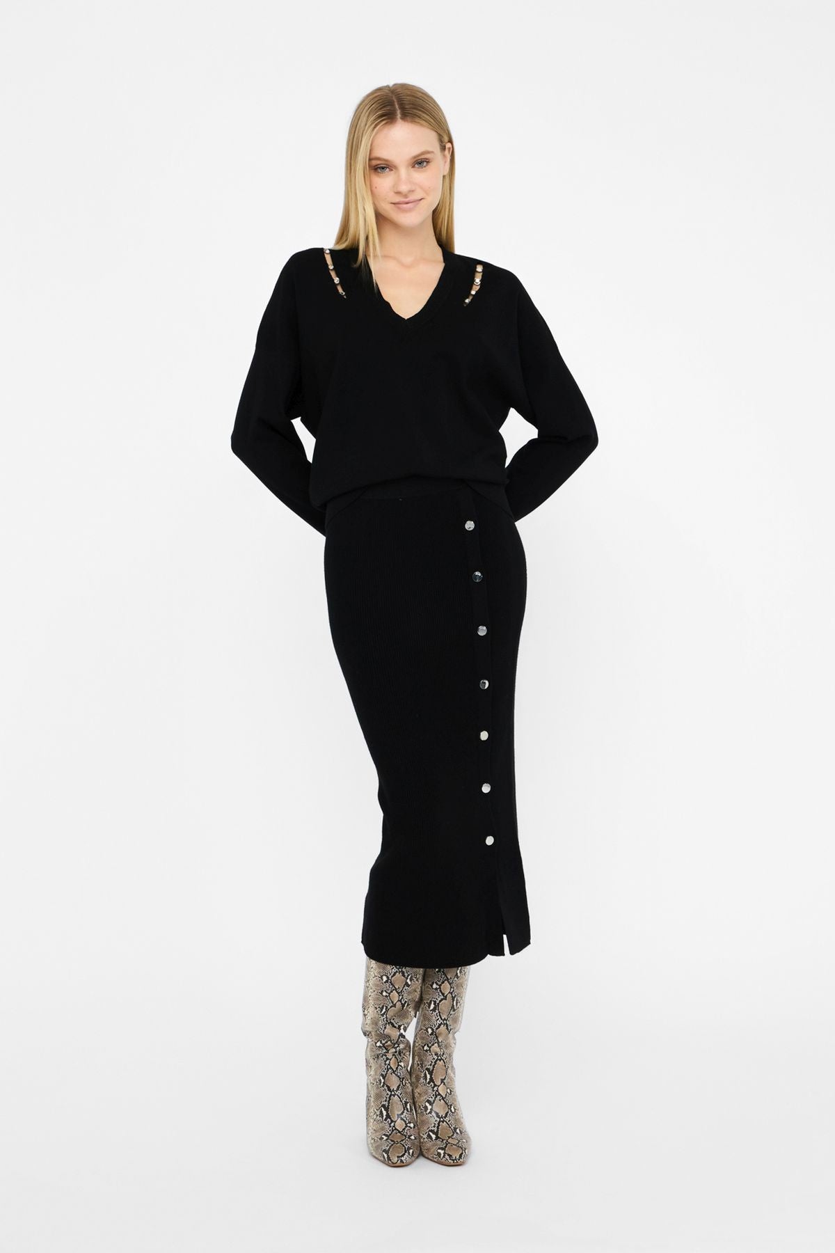 Liu Jo Omuzu Taşlı V Yaka Triko