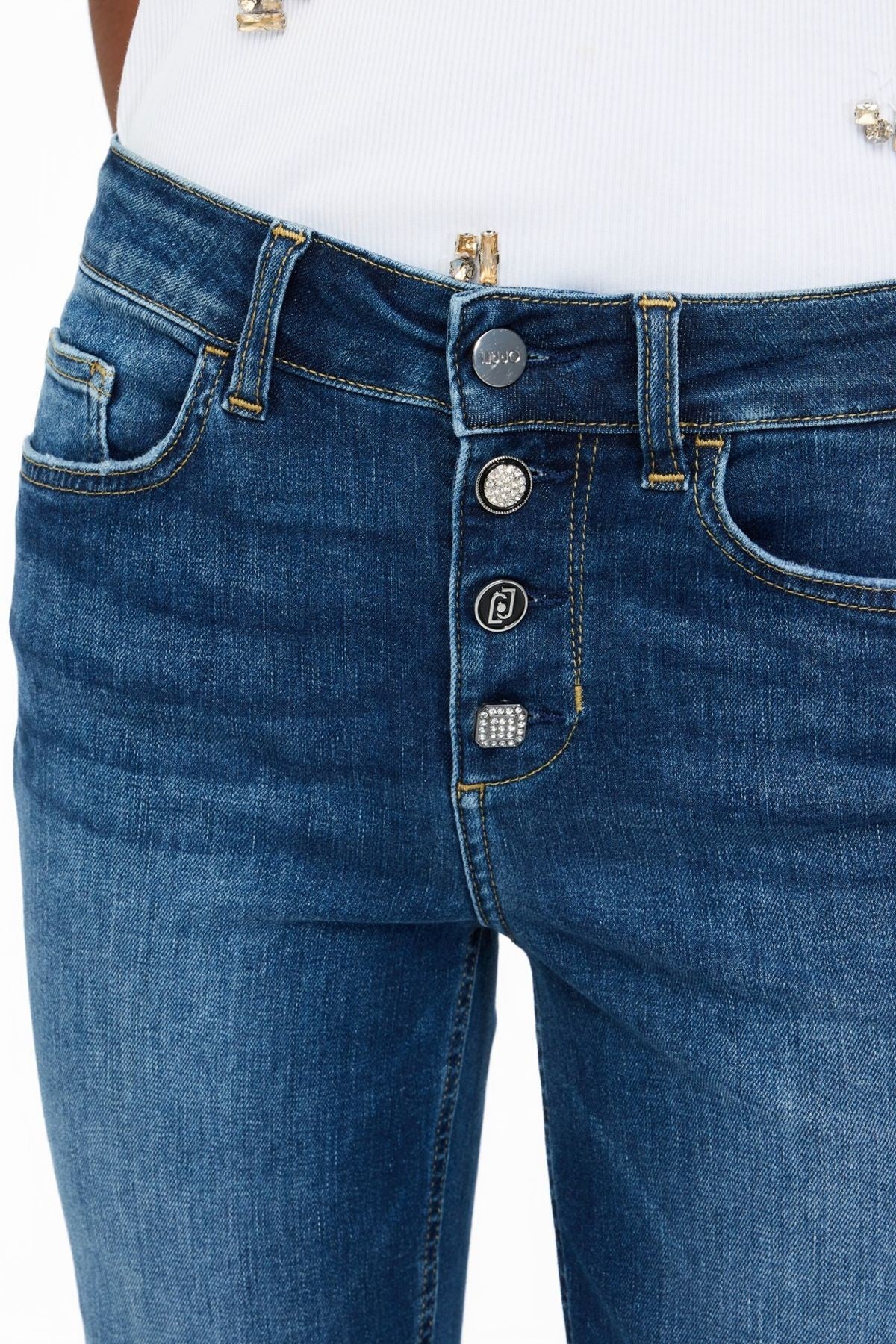 Liu Jo Taşlı Düğmeli Kısa Flare Paça Jean